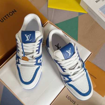 顶级版本：情侣款 LV TARINE路易威登L家 驴牌 情侣款 休闲 运动鞋 滑板鞋 原版购入开发 做货 本款LV Trainer 运动鞋选用牛皮革塑造繁复鞋面 - 点击图像关闭
