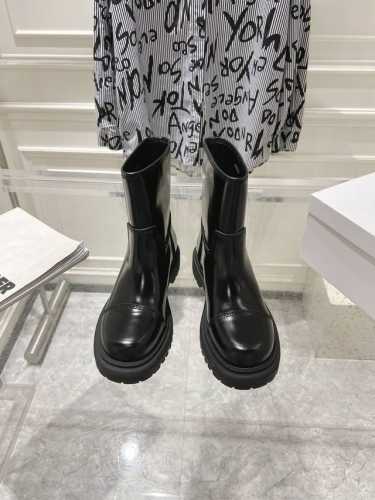 短靴 长靴 顶级版本Dior 迪奥2024秋冬新款 机车长靴 短靴 鞋面：进口全粒面小牛皮 内里：水染羊皮内里垫脚 大底：原版开模Tpu大底 配饰：原版开模五金