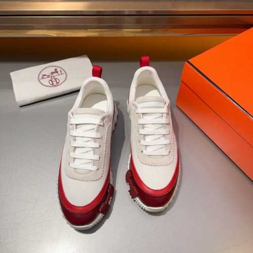 HERMES 爱马仕ss24春夏新品运动鞋，H家 heros 运动鞋新品，简约鞋面，轻盈舒适透气！运动感十足！对比色设计打造活力时尚风格，鞋头前端自然色橡胶嵌饰