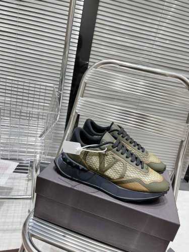 Valentino 码数:39 44 38.45定做 华伦天奴 运动鞋系列 valentino华伦天奴V家 新款Netrunner系列 休闲 气垫 运动鞋 原版
