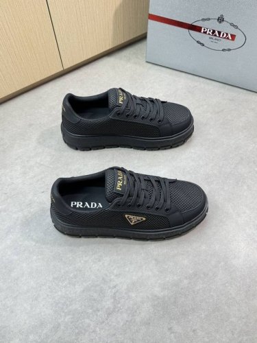prada 普拉达 -高端品质 原单休闲运动鞋 -鞋面 丝绸小牛皮 品牌镂空注塑网帆布 鞋身车缝品牌金属扣件 -内里 品牌帆布 垫脚 水染牛皮 -大底 超轻Tp