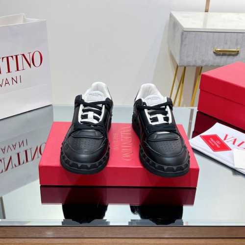 顶级代购版本 跑量不议价 情侣款华伦天奴 Valentino Garavani Freedots男士运动鞋将滑板休闲鞋 男士女士真皮板鞋 认准我家细节实拍 购入