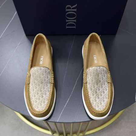 出厂价Pp： 品牌：迪奥Dior 标准码：男码38 44 45可以定做 等级：官网同款 材料：原版牛皮拼接 牛皮内里 原版Tpu耐磨柔软大底 款式类别：休闲运动 - 点击图像关闭