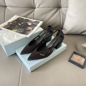 橙子出厂价p prada 普拉达 初夏新款 尖头镂空粗跟凉鞋 浅口单鞋 小红书新款 初夏学院风 明星同款 Ootd穿搭 跟高 平底 6Cm 码数 34-41