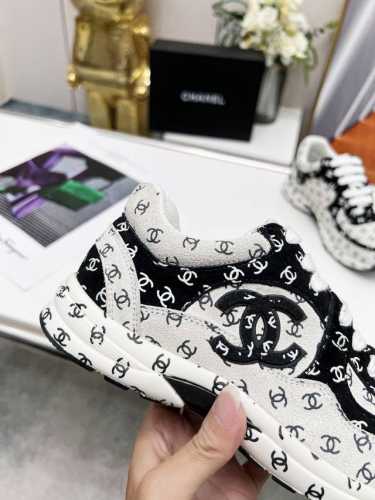 香奈 Chanel 休闲运动鞋，巴黎时装周 Chanel 走秀款，意大利购入原版鞋1：1制作，面料：原版订做高丝光绒面小牛皮3D立体印花工艺，原版1厘米厚原版活