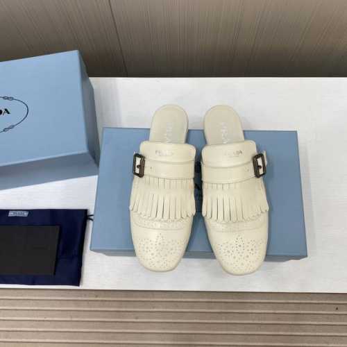 出厂价 顶级品质 Prada 普拉达 25Ss春夏走秀新款流苏复古乐福鞋单鞋 这款鞋履着意呈现经典与复古格调，兼具阳刚气质与柔美风情，形成二元对比，彰显Prad