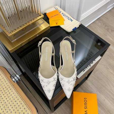 Louis Vuitton 路易威登 2024 L家2024春夏新品 专柜主打爆款手工缝钻尖头高跟后空凉鞋系列 鞋面：原版定制进口真丝 内里：羊皮 大底：意大利 - 点击图像关闭