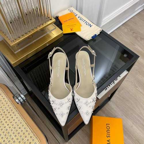 Louis Vuitton 路易威登 2024 L家2024春夏新品 专柜主打爆款手工缝钻尖头高跟后空凉鞋系列 鞋面：原版定制进口真丝 内里：羊皮 大底：意大利