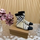 高版本Burberryy巴宝莉2024 最新独家推出方头细跟格纹弹力针织袜长靴 BURBERRY博柏利英国奢侈品牌，典藏米色，原版1:1复制，贴身弹力针织式及膝