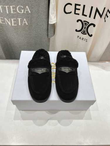 高版本出厂 Dior*迪奥D家24ss秋冬新款毛毛乐福鞋～顶级品质 购入原版，精心打造、只为复刻原版一致、版型超正。各大明星网红纷纷种草的一款美鞋、上脚舒适百搭