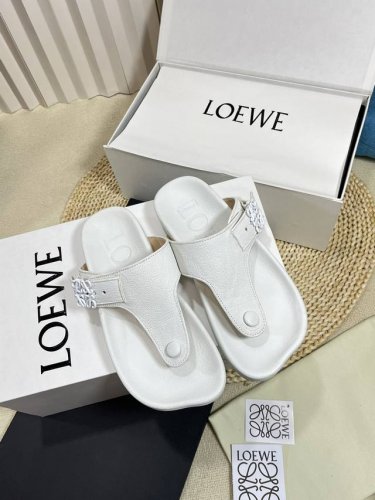 出厂 男+10 情侣款 罗意威 Loewe开春新款 凉拖鞋 Ease三连花瓣头 全皮包裹博肯鞋 羊皮材质 舒适度极高 非常具有辨识度 美貌与实用并存舒适而不单调