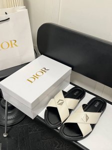 橙子出厂价p dior 迪奥 春夏新款男鞋 交叉带男士拖鞋 休闲沙滩凉拖鞋 夏日必备单品 耐磨防滑开模大底 舒适百搭 潮男必备 码数 39-45