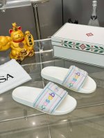 出厂价pp Casa Blanca 卡萨布兰卡 品牌的拖鞋， Casa Blanca是一个时尚品牌，其产品设计往往融合独特风格与潮流元素，在时尚领域有一定知名度