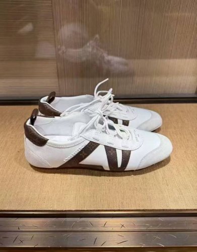 出厂价P Lv｜25年最火德训鞋 即将来袭Sneakerina 感觉是25年要爆火的鞋子[偷笑R] 即将开启预订～#超级舒服的德训鞋[话题]# #从鞋做潮人[话