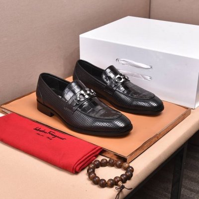 调工厂p价 男装男鞋 运动原单 水染牛里 菲拉格慕 高端 Salvatore Ferragamo 是国际顶级的鞋类奢侈品牌 来自时尚王国意大利 以传统手工设计和