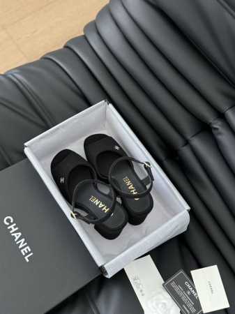 Chanel 24C经典鱼嘴防水台高跟鞋 水台高度4Cm 后跟高度12Cm 鞋面麂皮 牛皮 内里羊皮 原版大底 Size:35-39 其他码数定做 - 点击图像关闭