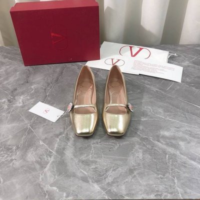 工厂p价p 顶级版本 代购级别 原版开发 Valentino 华伦天奴2025Ss新款玛丽珍单鞋，一字带水钻扣平底女鞋。原版购入开发 做货 顶级原单品质，市面最