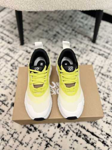 情侣款昂跑 On Running与loewe 罗意威的联名全新开启：穿上它去来一场高级审美的citywalk吧！ * Cloudtit2.0，超级无敌爆炸轻盈与