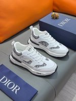 商品名称：Dior 迪奥 正规码数: 38-44 休闲鞋 商品材料：精选 牛皮鞋面，柔软羊皮内里；原厂大底。