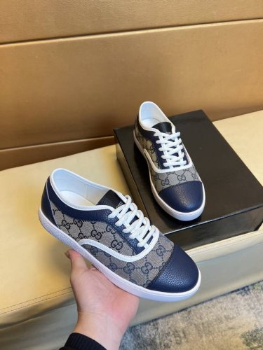古奇 原单品质.～ 独特现代风运动鞋。休闲鞋潮男必备款 意大利进口原版品牌，进口原版皮，羊里 拒绝脱色磨脚 鞋底：原厂特供原版底，法国懒人风格设计 贴脚 在贴原