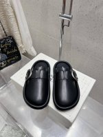 380 Alexander Mcqueen 麦昆 25Ss早春新款增高厚底博肯拖鞋包头半拖 搭配利落年轻的设计！舒适百搭的同时也具备出色的耐用性！ 融合了时尚与