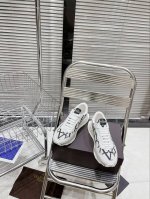 Valentino 码数:39 44 38.45定做 华伦天奴 运动鞋系列 valentino华伦天奴V家 新款Netrunner系列 休闲 气垫 情侣运动鞋