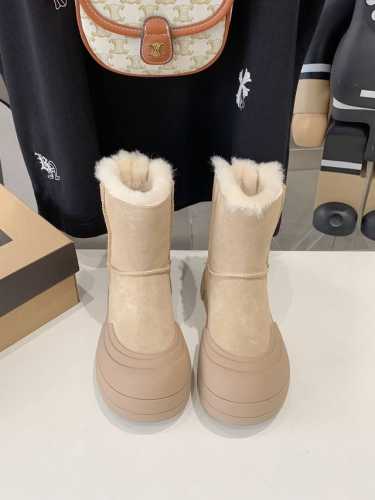 出厂价 小爆款主推谁说雪地靴就一定是臃肿不堪的呢？这么好看的设计你见过吗？，保暖的同时一样可以时尚啊增高保暖休闲运动百搭的一款！！！ 不爱受束缚的你被冬天困住了
