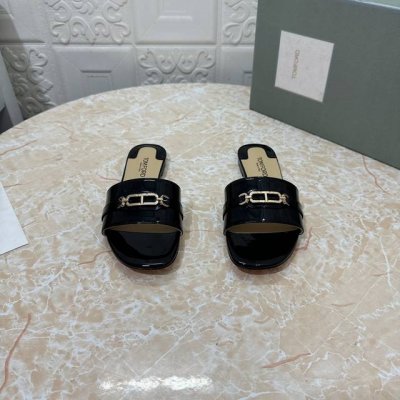 TOM FORD顶级版本 高品质 2024新款官网同步 1:1开模 TF扣饰单鞋 鞋面：漆皮 石头纹 垫脚：羊皮 跟高：平底 鞋底：AAA级原版真皮大底 SIZ