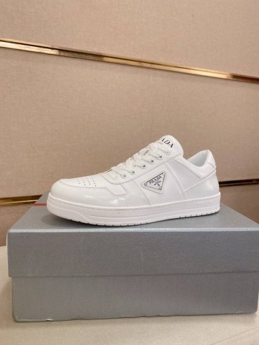 工厂P价 高版本 新款Prada 普拉达 专柜同步上市， 新款男鞋、面料精选头层牛皮 头层牛皮内里。原版开模防滑橡胶大底，精美线条、简约大气，上脚舒服上挡次、休
