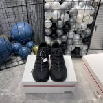 出厂 新款 Moncler盟可睐 蒙口 Trailgrip Lite2 GTX减震轻质户外越野运动鞋 王一博同款 功能：具有舒适防滑性能，采用皮革和科技面料制成