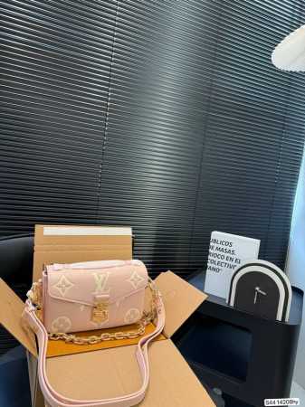 配飞机盒折叠盒子 高版本全钢五金。Lv 新款邮差包 爆款到不能更爆的邮差包 Metis手袋 非常高级 皮料软硬刚好，尺寸： 21 13 货号14208 - 点击图像关闭