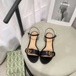 橙子出厂价p gucci 古驰2025新款 经典一字带搭扣平底凉鞋 时装周新款 小红书抢先热搜 凉鞋经典 古驰专属 码数 35-42