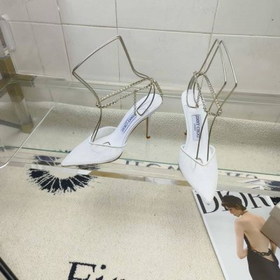 Jimmy Choo 吉米周 Y链钻网纱女鞋新款修饰 大方高贵澳大利亚尖头水钻系列，简直是美上天了，爱上优雅、爱上俏皮的未来感，光看一眼便想马上拥有，但一双精致