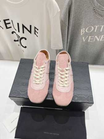 高版本出厂 Dries Van Noten 情侣款#Dvn德训鞋阿甘鞋复古休闲鞋，最近的爆款 很多明星私服穿搭 简约的设计既复古又简约 皮料选用进口牛皮 整个版 - 点击图像关闭