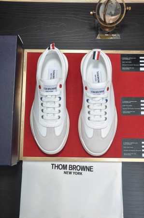THOM BROWNE 汤姆.布朗 TB官网同款原单爆款运动鞋 头层牛皮加透气布料1：1原板 羊皮内里鞋身配件一比一开模 专柜品质 亲们你还为穿着搭配鞋发愁那这 - 点击图像关闭