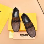 出厂价 Fendi 芬迪 2024年新米兰男时装懒人走秀款时尚休闲豆豆鞋 进口小牛皮面料 超滑质感 吸汗透气 ， 羊皮内里 。鞋身金属logo美杜莎头像不规则头