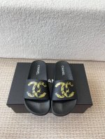 Chanel 25Ss 春夏沙滩拖鞋 系列 香奈儿 国内国外专柜断货王，找遍国内专柜心心念念终于到手 第一眼开箱看到实物让我太惊讶了，太喜欢了呼吁闺蜜们组团购买