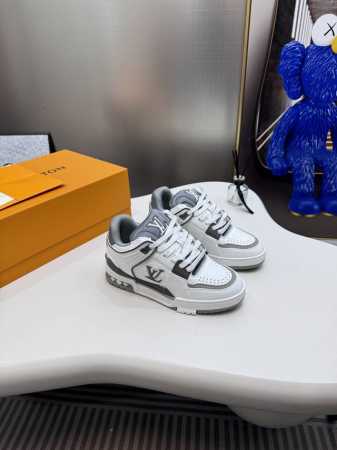 橙子出厂价p louis Vuitton 路易威登 Lv最新Footprint系列 情侣款运动鞋板鞋 休闲复古篮球鞋 原版购入开发 做货 这款 Footprin - 点击图像关闭