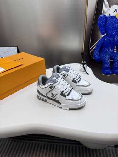 橙子出厂价p louis Vuitton 路易威登 Lv最新Footprint系列 情侣款运动鞋板鞋 休闲复古篮球鞋 原版购入开发 做货 这款 Footprin