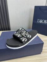 工厂P价 Dior迪奥.男士专柜同步发售凉拖鞋进口品牌印花 精选优质小牛皮，凸显高端贵气，做工考究，鞋底：原厂特供原版底，实体爆款热卖正码38-45
