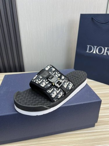 工厂P价 Dior迪奥.男士专柜同步发售凉拖鞋进口品牌印花 精选优质小牛皮，凸显高端贵气，做工考究，鞋底：原厂特供原版底，实体爆款热卖正码38-45