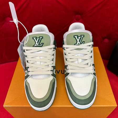 代购级别！ Louis Vuitton LV Trainer！运动鞋欧洲代购1W 购入！ 爆拆开发 大底和面料私模 ，完美调整至原版一致较果绝对秒杀市场一切版本 - 点击图像关闭