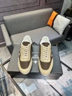 prada 普拉达 采用原版牛反绒 真皮内里 原版发泡耐磨柔软大底 休闲运动版 年轻时尚 欧美潮流 英伦风格 实物图片色。标准码：男码38 44 45可以定做