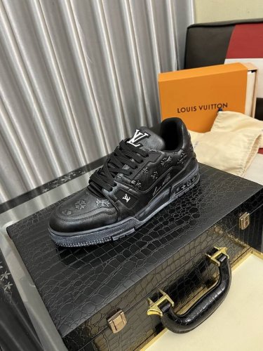 出厂价pp： Lv顶级版本 新款 代购品质Lv～路易威登Lv Trainer最好看的运动鞋，驴牌力推新品，官网限定款复古篮球运动鞋！高帮低帮均花血本购入原版1: