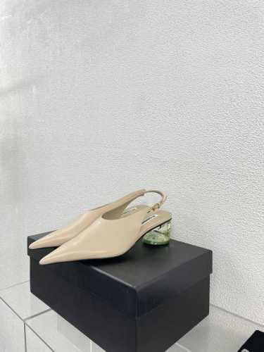 后空 透明跟 尖头单鞋 Jil Sander 杏色 独特鞋型设计 小羊皮面 家族品牌设计元素 面料选用优质小羊皮 内里小羊皮 底型层次感设计 个性十足 完美诠释