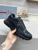 出厂价Pp： Prad*普拉达 顶级版本：官方1.1专柜爆款男鞋， 面：进口牛皮 内里：牛皮内里： 大底：原厂特供原版底， 码数：38-45 45不退换