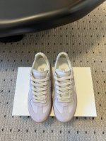顶级品质 Maison Margiel* Mm6马吉拉经典德训鞋 马吉拉最最舒服的德训鞋子了！复古感满满！随便穿搭就可以很高级！ 鞋子很轻便！穿起来上脚超级舒服