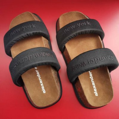 Alexander Wang 亚力山大 王春夏款 拖鞋专柜同步 市场独家原单包装，原单贴皮布袋！这个夏季必须拥有一双大王鞋 鞋面：大王专用订制布料+羊琼垫脚+滴