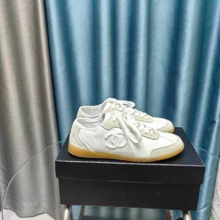 Chane2024专柜顶级休闲款运动鞋 这款经典设计；鞋面多种工艺电绣的风格；大底却时尚运动；不平凡的拥入了多种配色元素 多元化混搭非常好看百搭，休闲，时尚，运 - 点击图像关闭