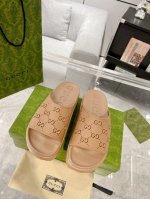 Gucci 23Ss 春夏单品 新款厚底沙滩情侣款拖鞋 拉腿增高神器 Yp一比一还原，所有细节 材质 舒适度 全部跟原版一样了 复刻度98%。底厚5Cm 码数：